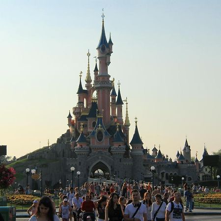 Appartement Wakandais-Proche Disney, Parking & Wifi Монтеврен Экстерьер фото