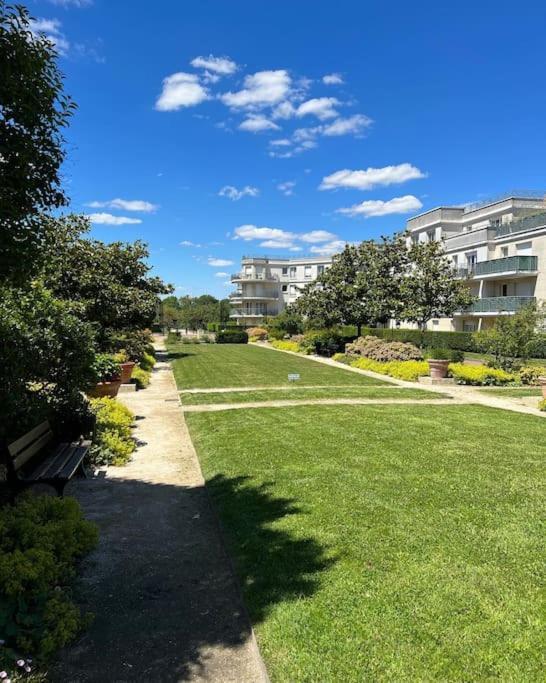 Appartement Wakandais-Proche Disney, Parking & Wifi Монтеврен Экстерьер фото
