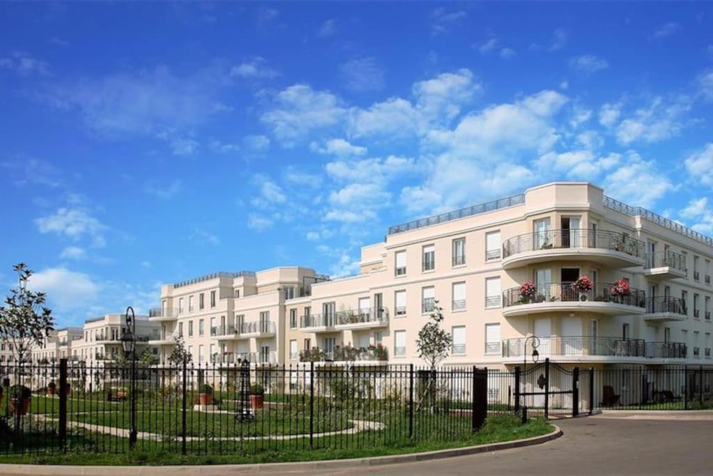 Appartement Wakandais-Proche Disney, Parking & Wifi Монтеврен Экстерьер фото