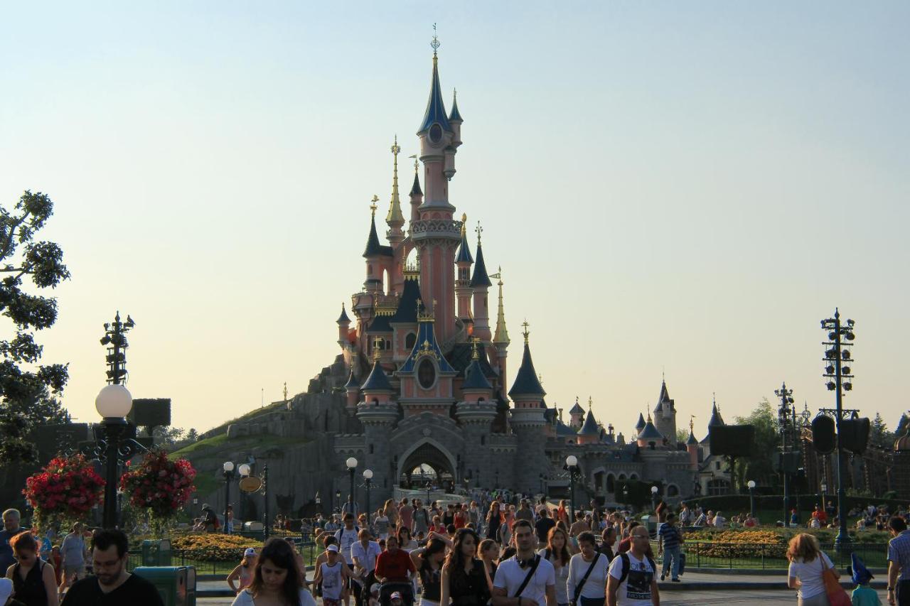 Appartement Wakandais-Proche Disney, Parking & Wifi Монтеврен Экстерьер фото